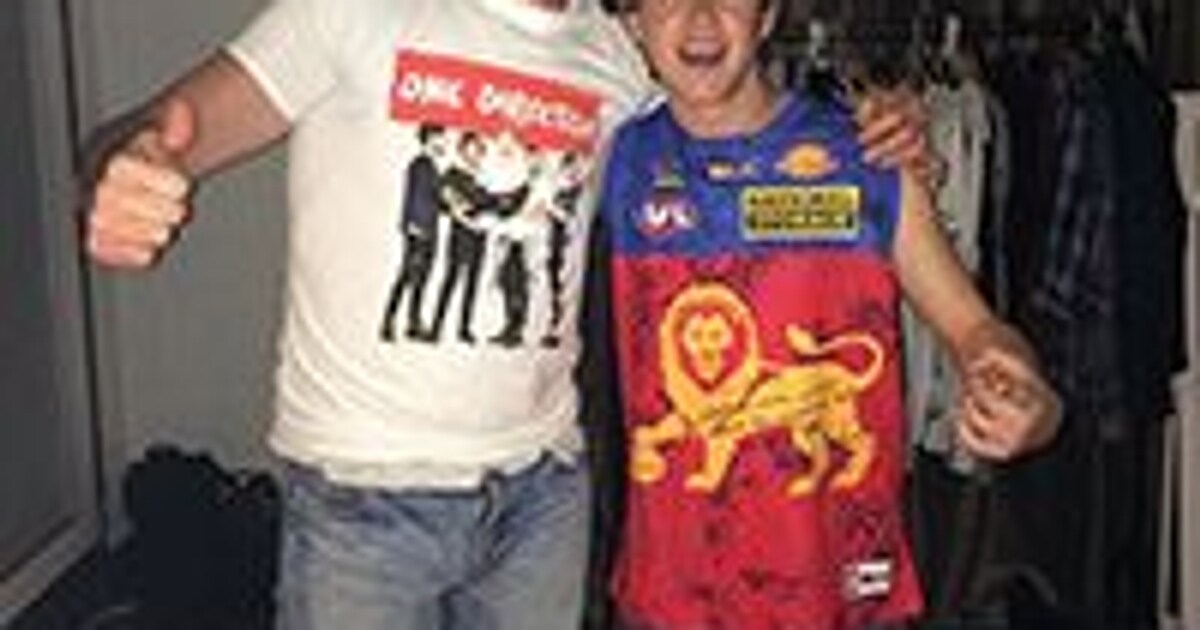 JB is bigger than 1D